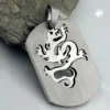 Anhänger 37x28mm Drache glänzend in einer matt gebürsteten Platte Edelstahl