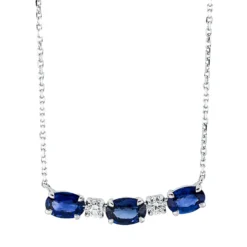 Collier aus 750 Weißgold 3 Saphire 1,68ct blau 2 Brillanten 0,18ct TW-SI L:45cm