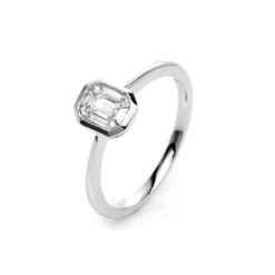 Ring aus 750 Gold Weißgold 9 Diamanten 0,32ct TW-SI B:6,3mm