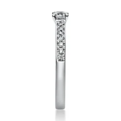 Ring aus 585 Gold Weißgold mit 17 Diamanten Brillanten 0,35 Ct. 4er-Krappe