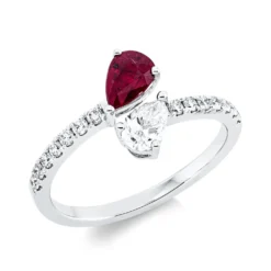 Ring aus 750 Weißgold Rubin 0,56ct rot 15 Diamanten Fanatsy-Schliff 0,53ct TW-SI